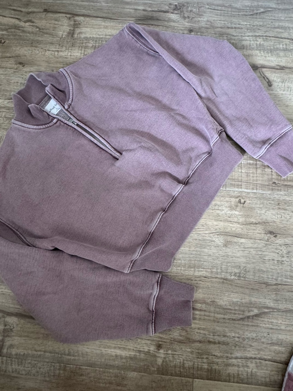 Wilfred Free Dusty Mauve Zip Pullover